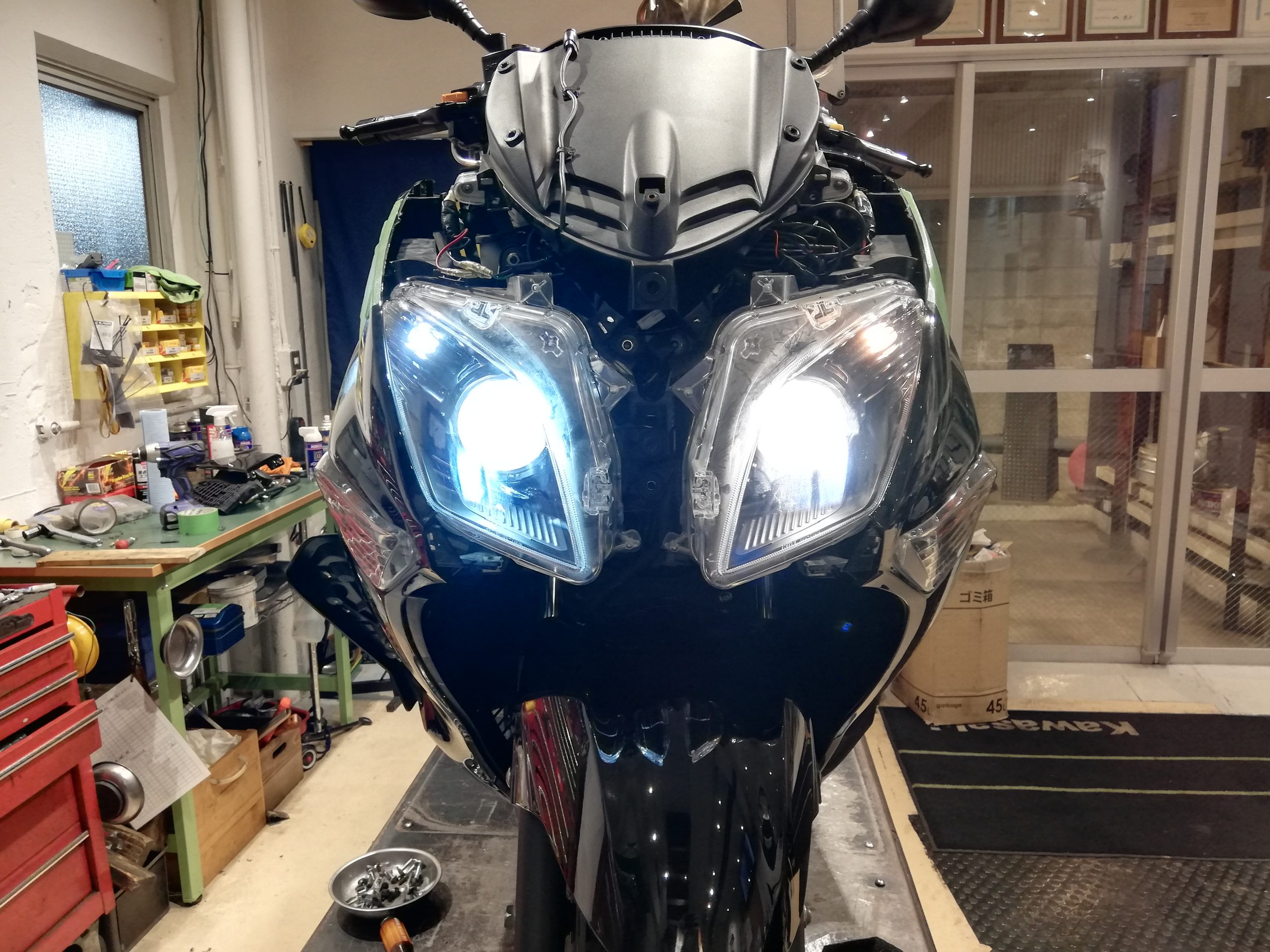 LEDヘッドライト交換 マジェスティ 4D9 東京大田区のバイク修理・販売 オートサービス翔